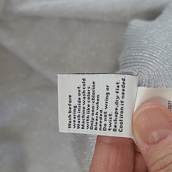 Nine West women's light grey/silver sweater with silver threading size Medium - Picture 8 of 10